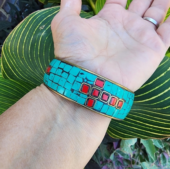 Vintage cross inlay brass bangle - Picture 1 of 5